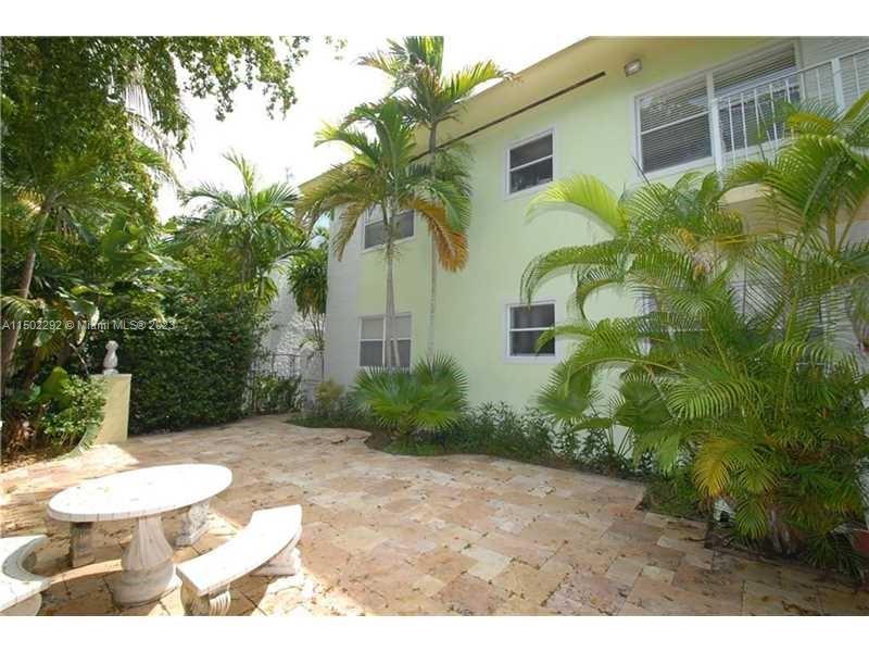 THE PINEAPPLE CONDO - Residential Lease
