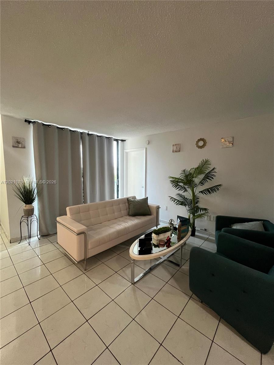 CORAL TOWERS CONDO - Residential