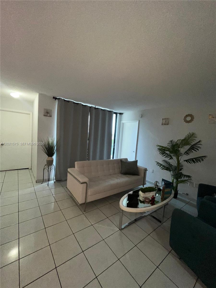 CORAL TOWERS CONDO - Residential