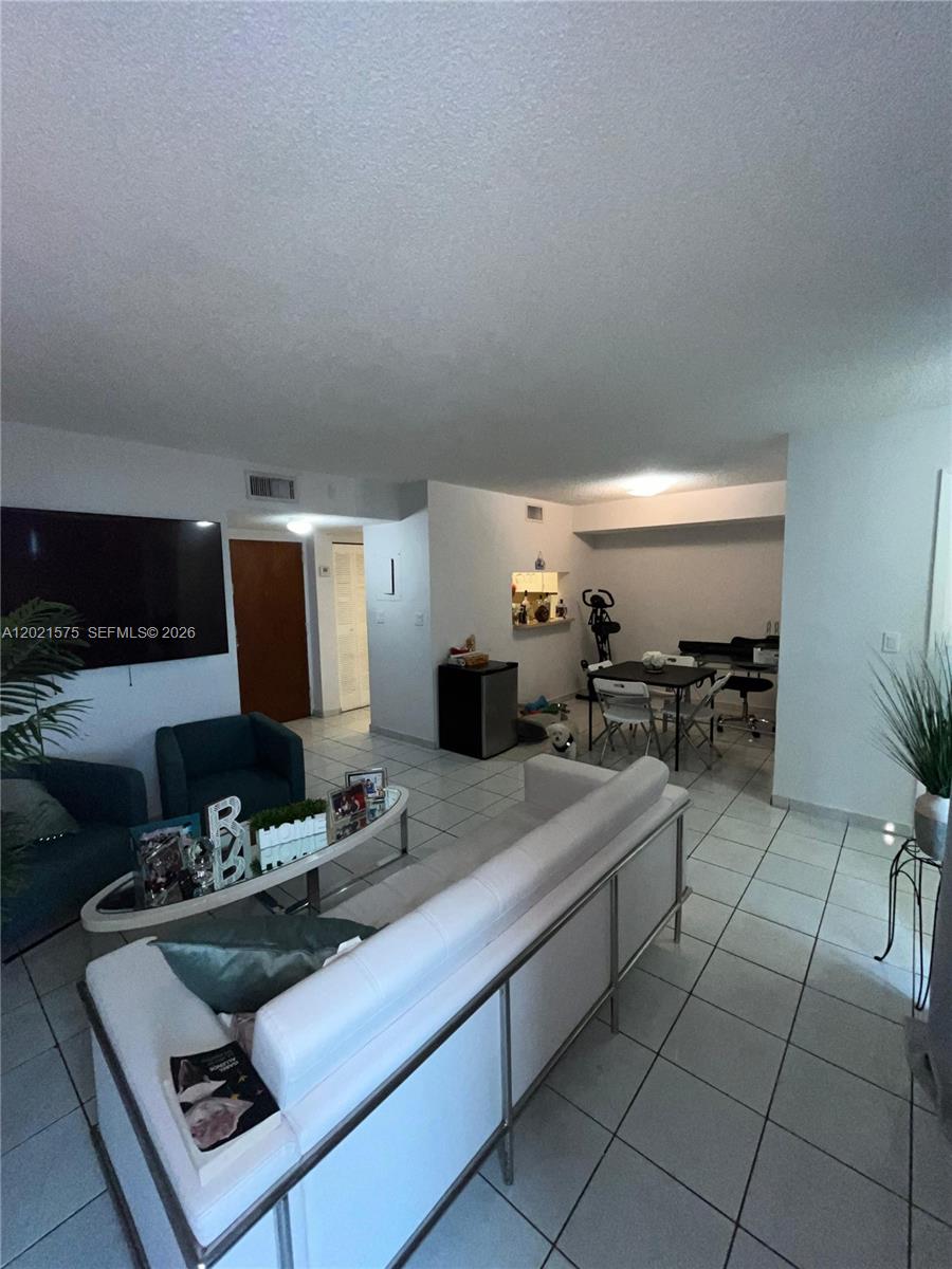 CORAL TOWERS CONDO - Residential