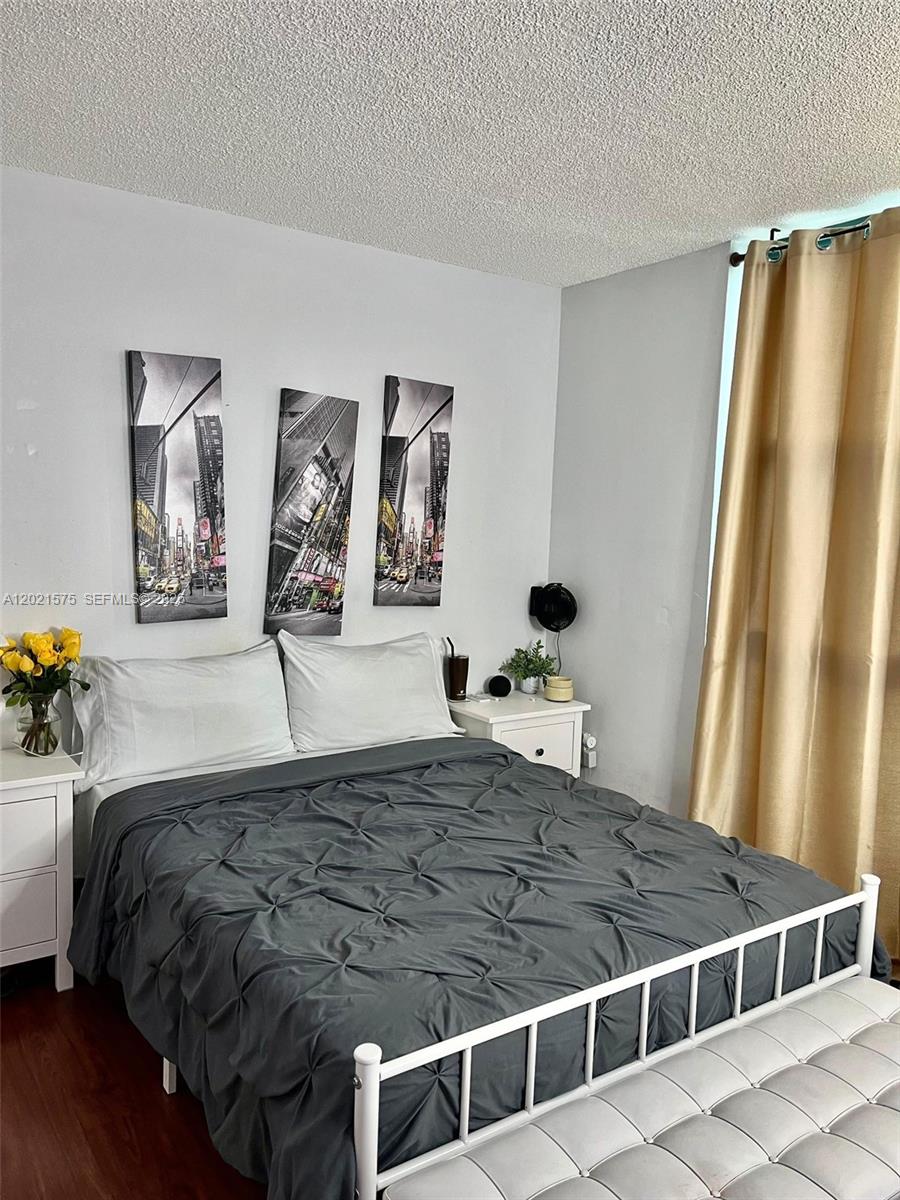 CORAL TOWERS CONDO - Residential