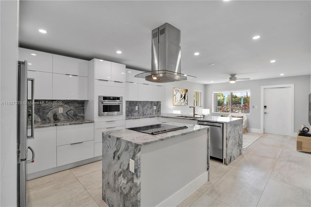 Photo of 2115 NE 37th Dr #124, Fort Lauderdale, FL 33308 (MLS # A11827070)