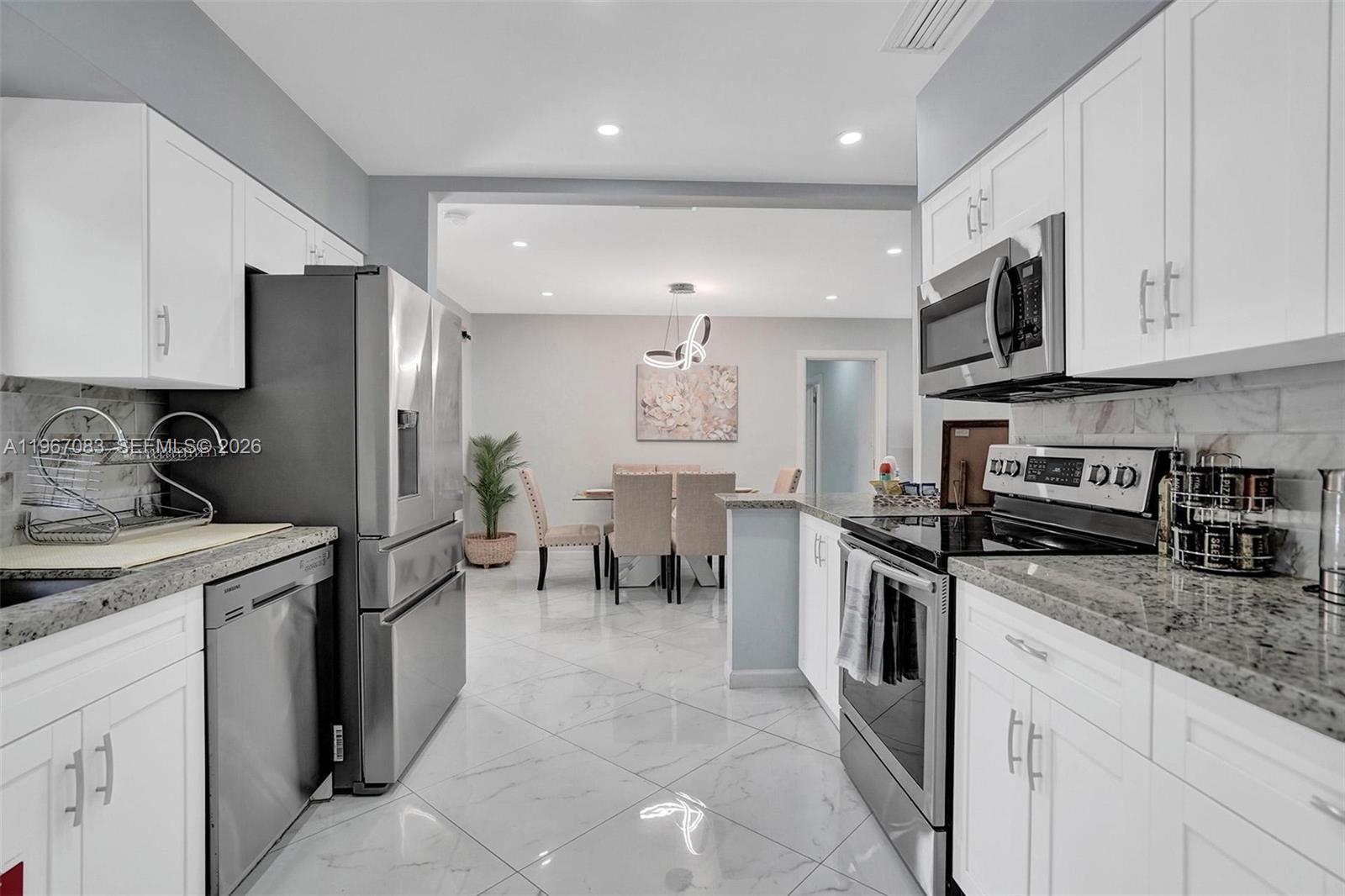 MARY-KNOLL - Residential