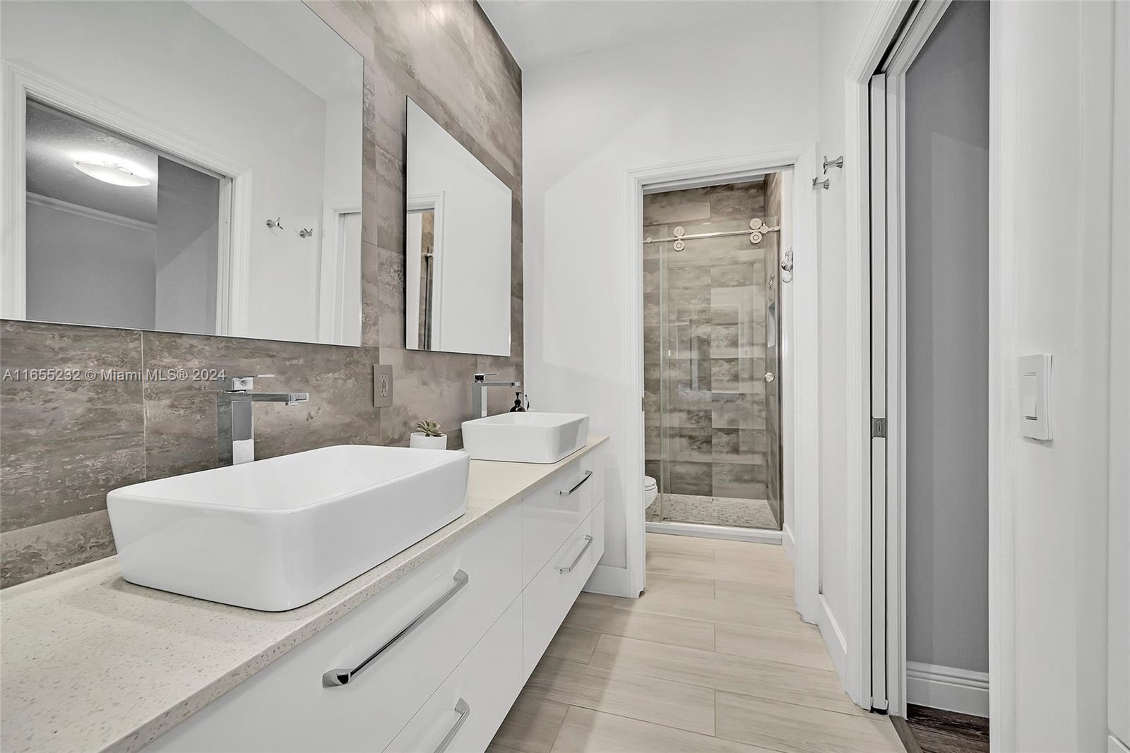 FONTAINEBLEAU WEST NORTH - Residential