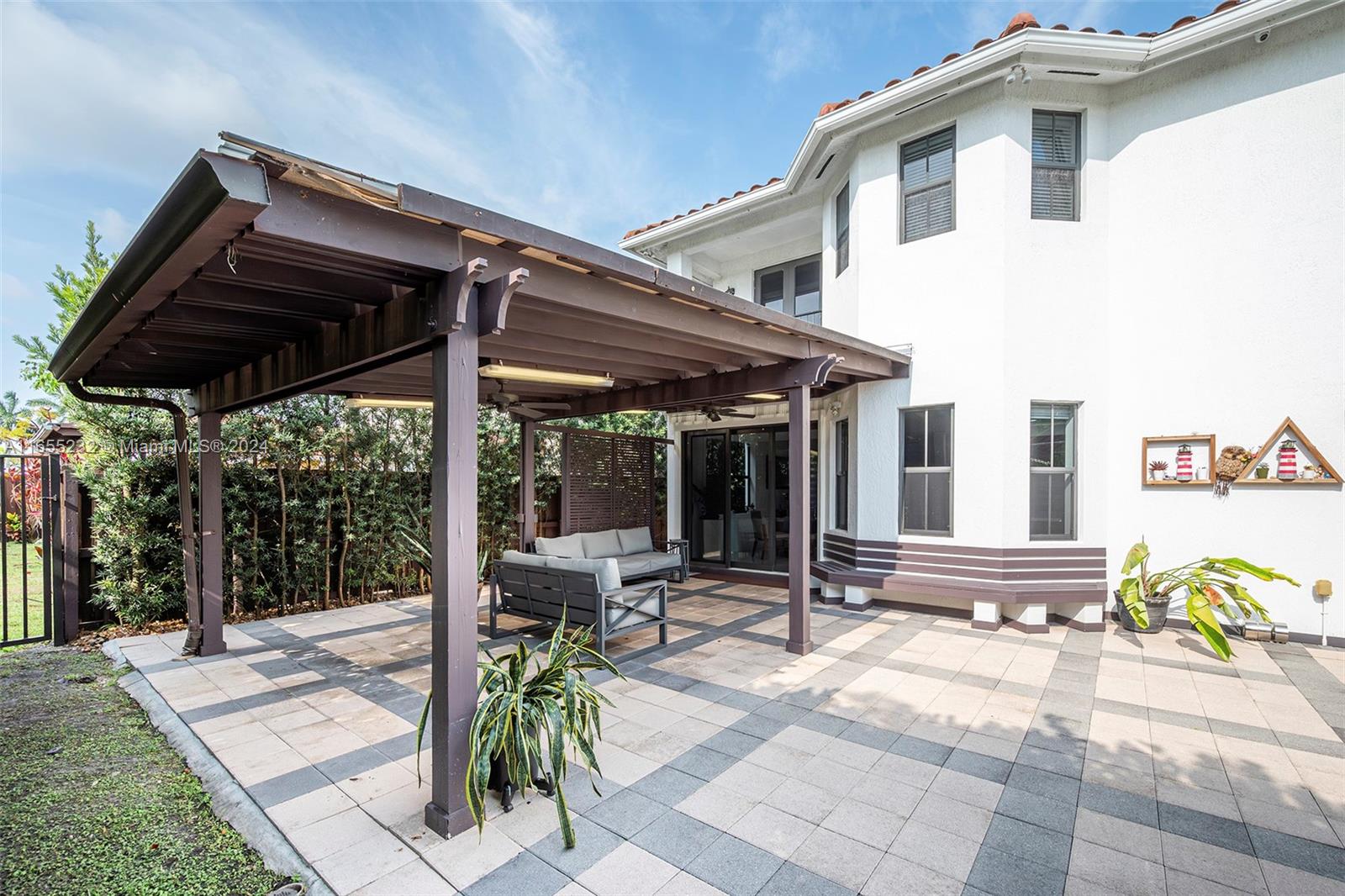 FONTAINEBLEAU WEST NORTH - Residential