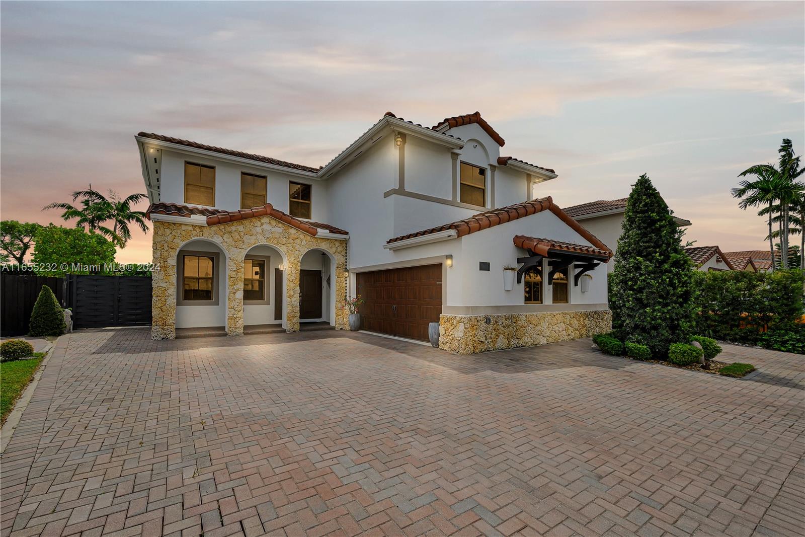 FONTAINEBLEAU WEST NORTH - Residential