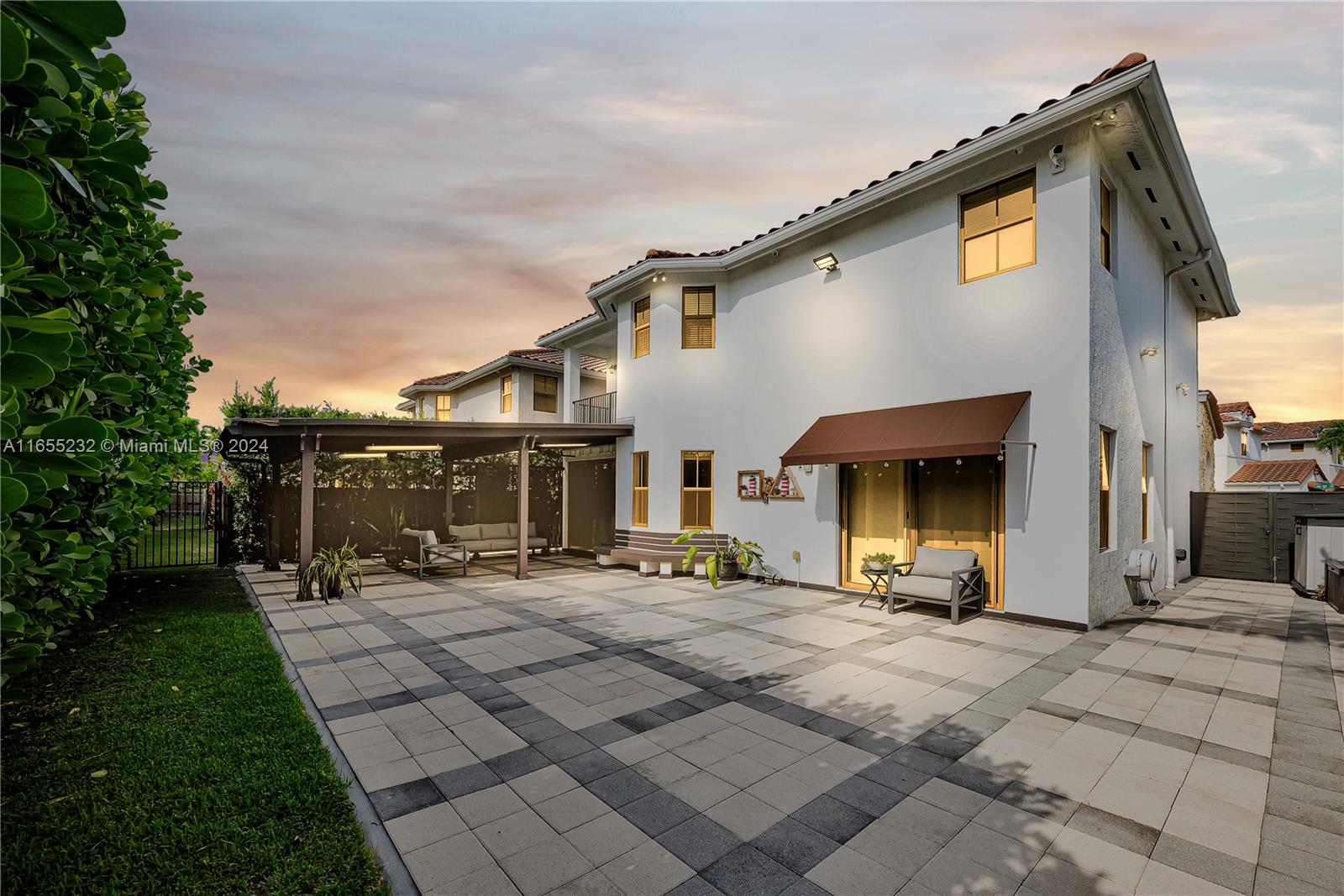 FONTAINEBLEAU WEST NORTH - Residential