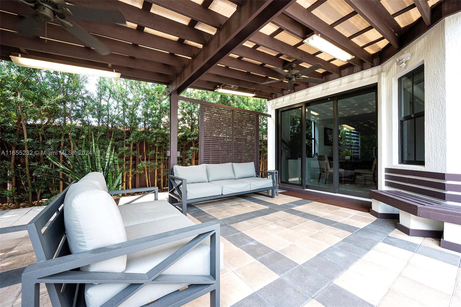 FONTAINEBLEAU WEST NORTH - Residential