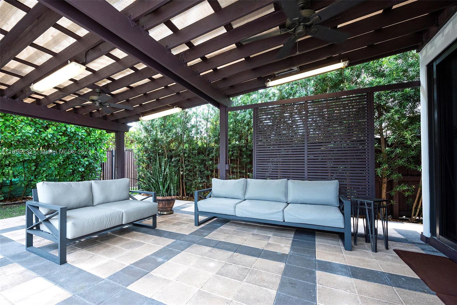 FONTAINEBLEAU WEST NORTH - Residential