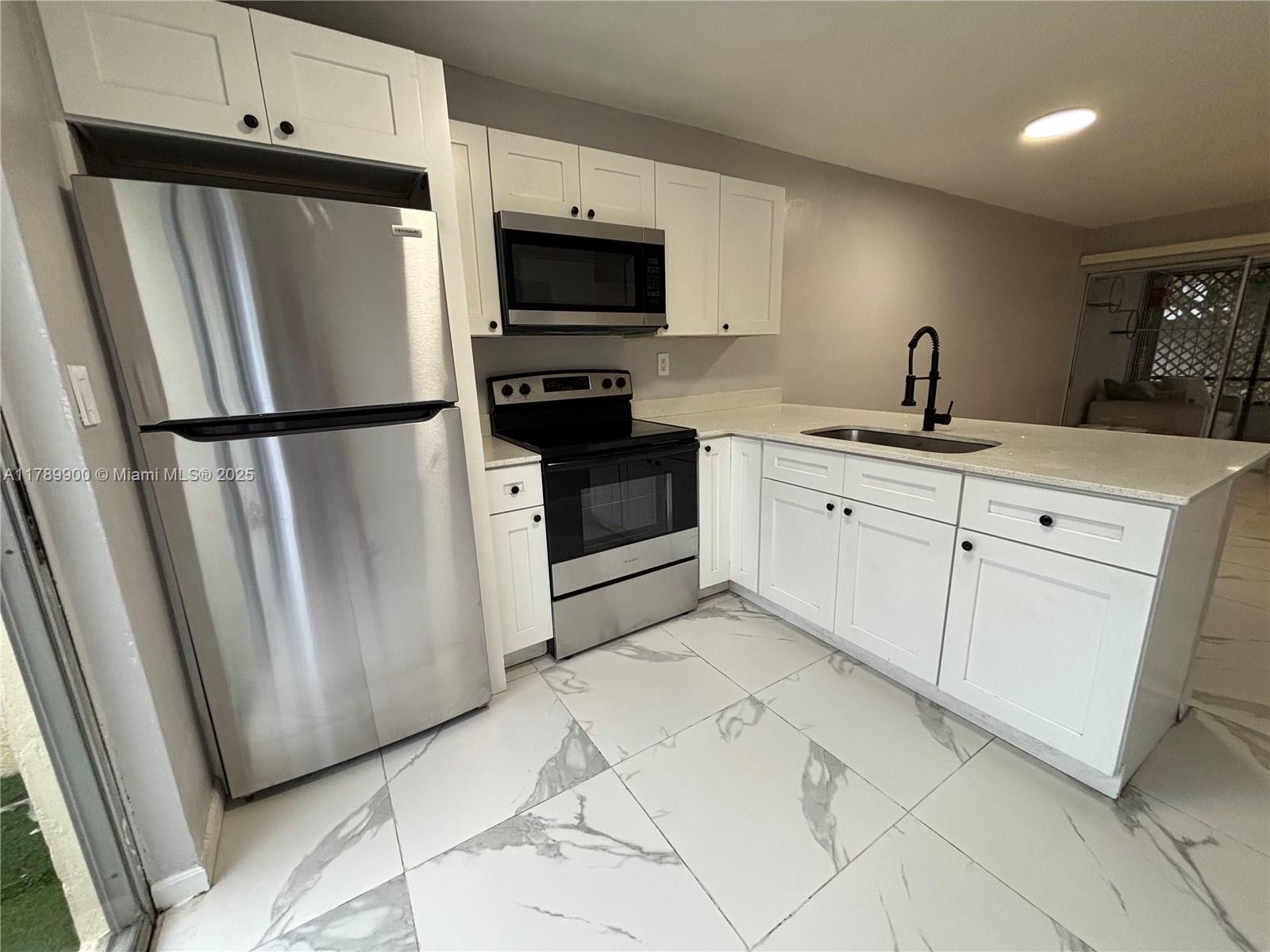3203 NW 5th Ter 1