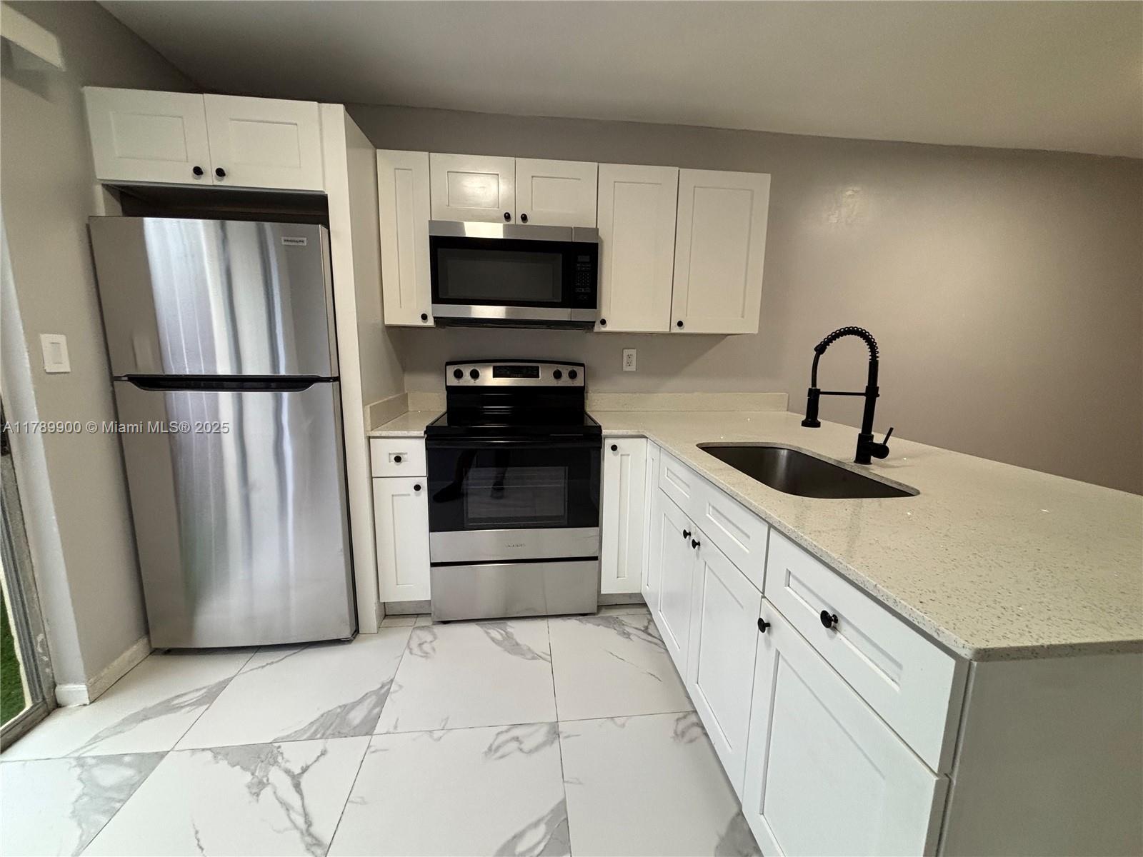 3203 NW 5th Ter 1