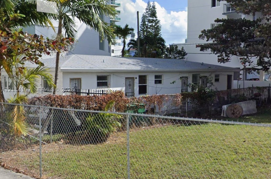 460 NE 29th Ter