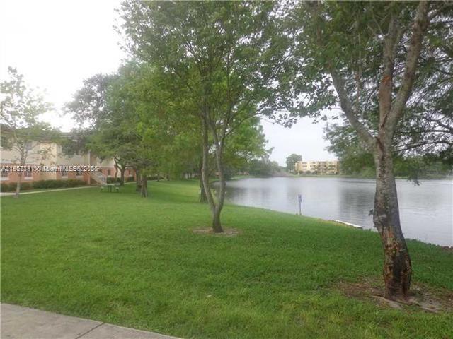 SPACIOUS 1 BEDROOM 1 BATHROOM CONDO, TILE FLOORS, STAINLESS STEEL APPLIANCES, OFFERS WASHER
AND DRYER (COMBO) CONDO FEATURED SWIMMING POOL, PLAYGROUND, GYM, TENNIS COURT, NEAR SHOPPING
PLAZA, ROSS, PUBLIX, LA FITNESS, CHASE, ETC.