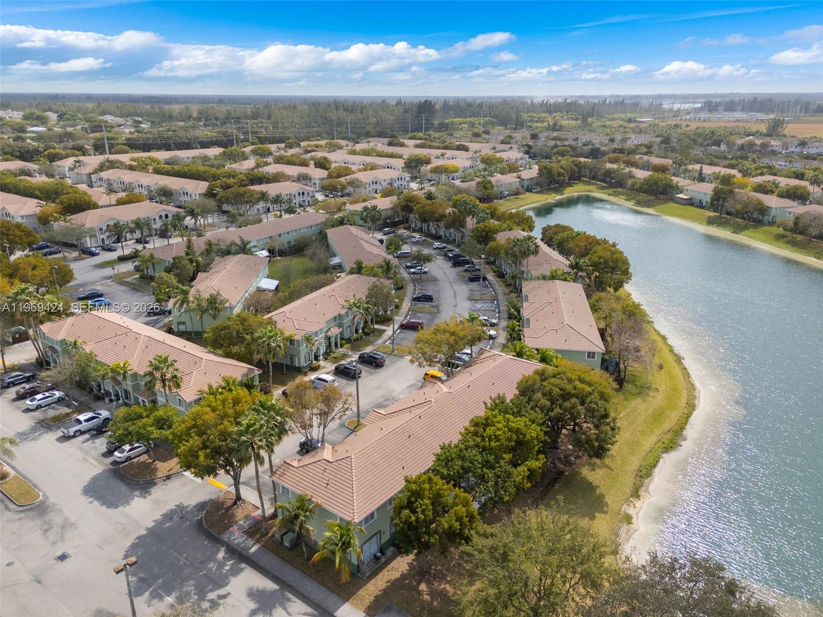 SHOMA TOWNHOMES AT KEYSCO - Residential