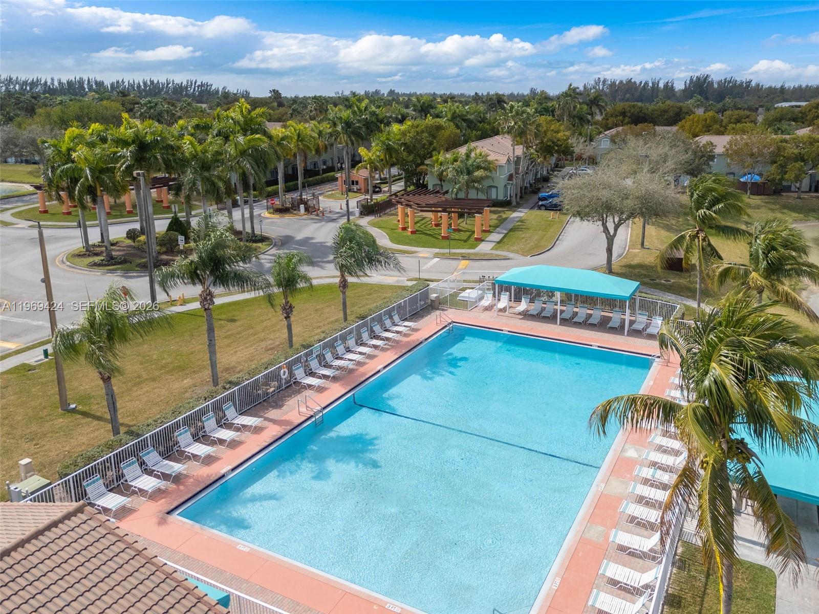 SHOMA TOWNHOMES AT KEYSCO - Residential