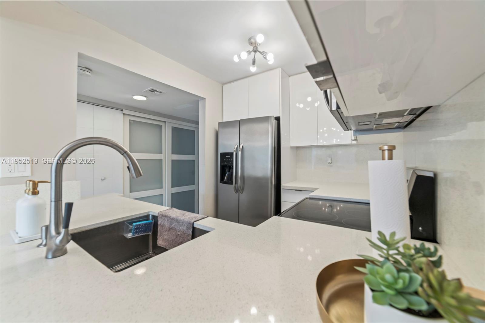 8002 SW 149th Ave B118, Miami, FL, 33193/$229,900 3 8002 SW 149th Ave B118