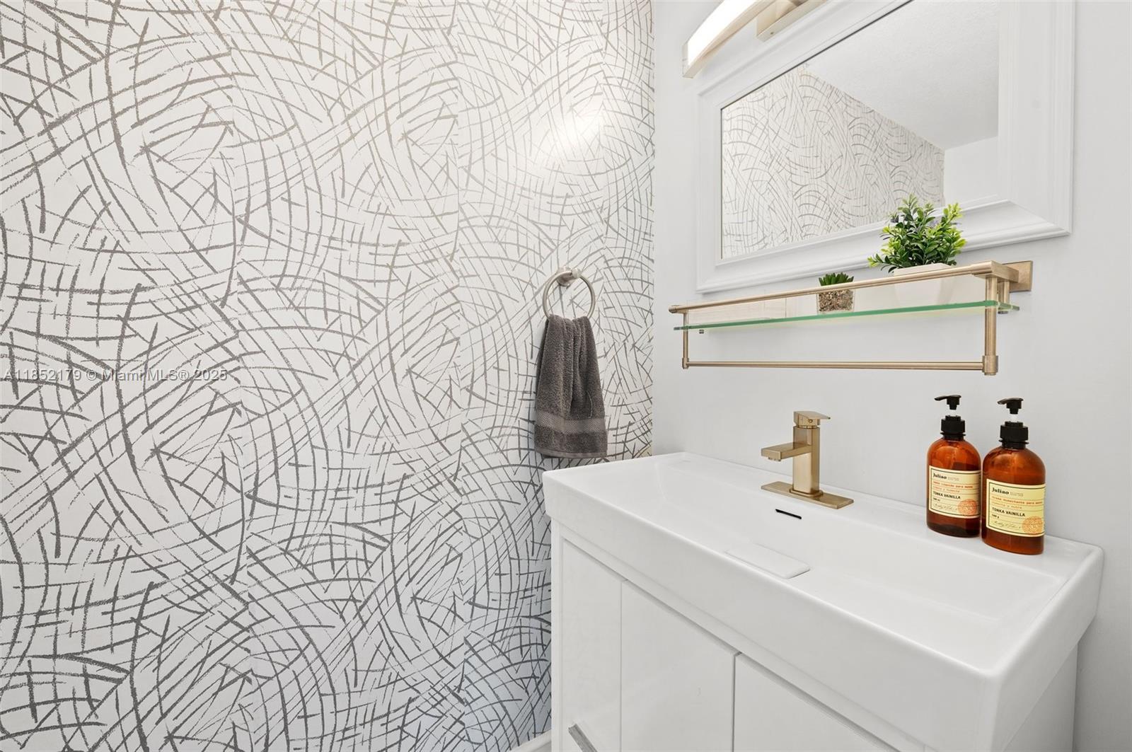 ORCHID ISLAND - Residential