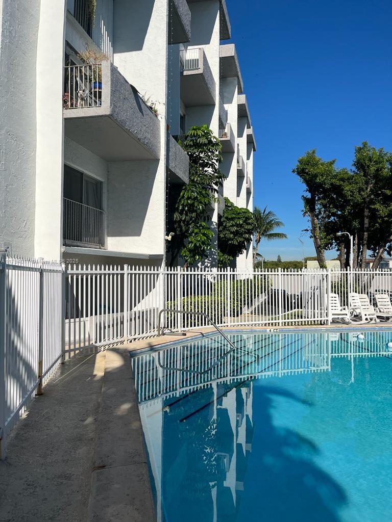 RIVERVIEW VILLAGE CONDO - Residential