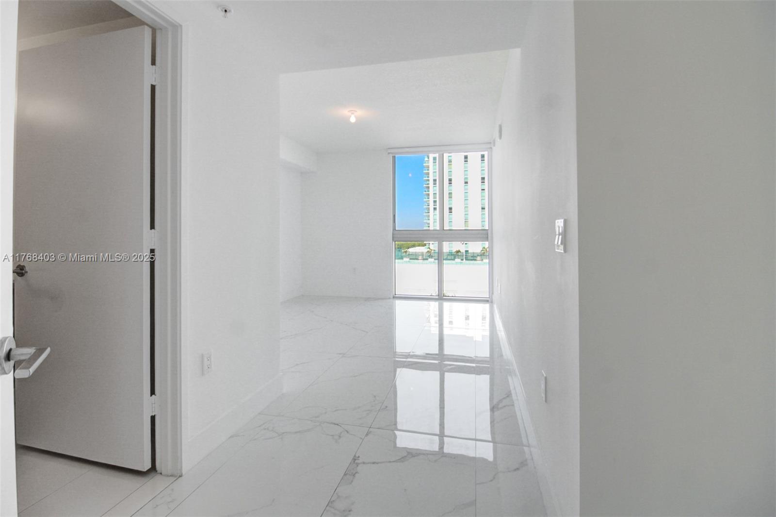 PARQUE TOWERS CONDO - Residential