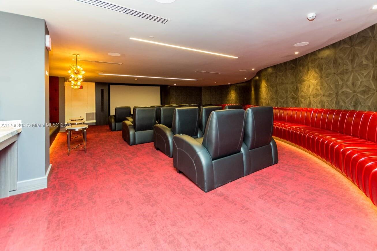 PARQUE TOWERS CONDO - Residential