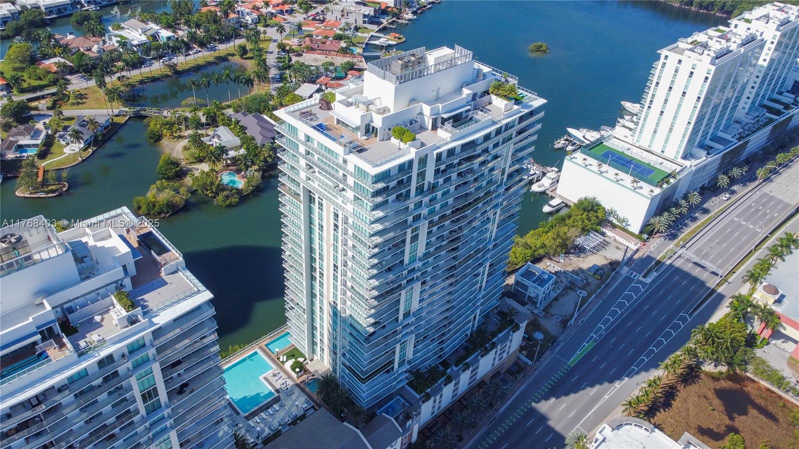 PARQUE TOWERS CONDO - Residential