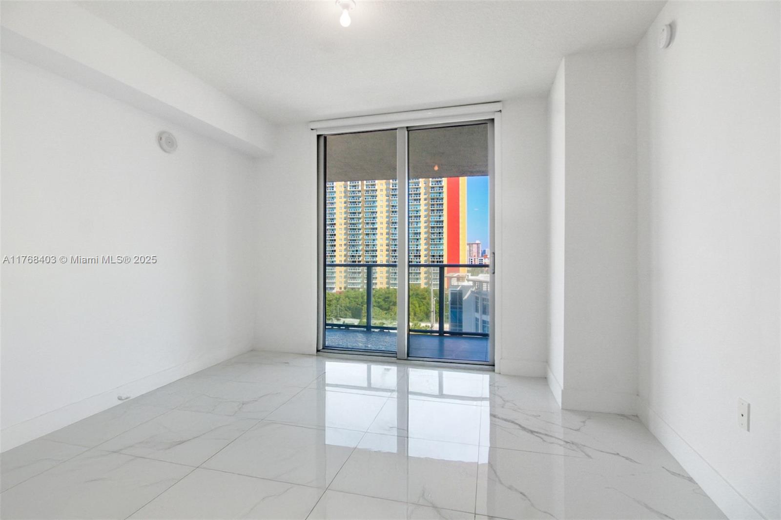 PARQUE TOWERS CONDO - Residential