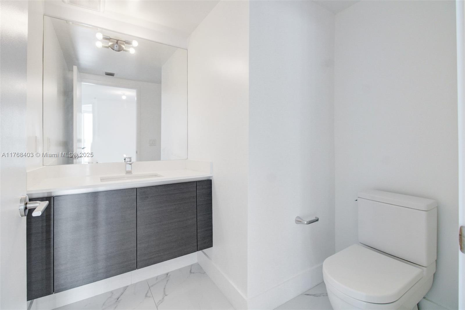 PARQUE TOWERS CONDO - Residential