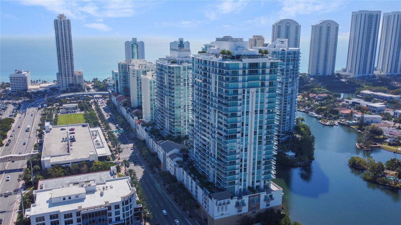 PARQUE TOWERS CONDO - Residential