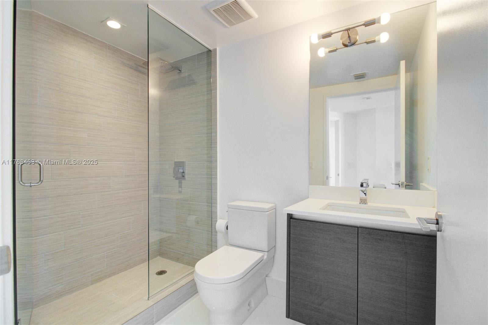 PARQUE TOWERS CONDO - Residential