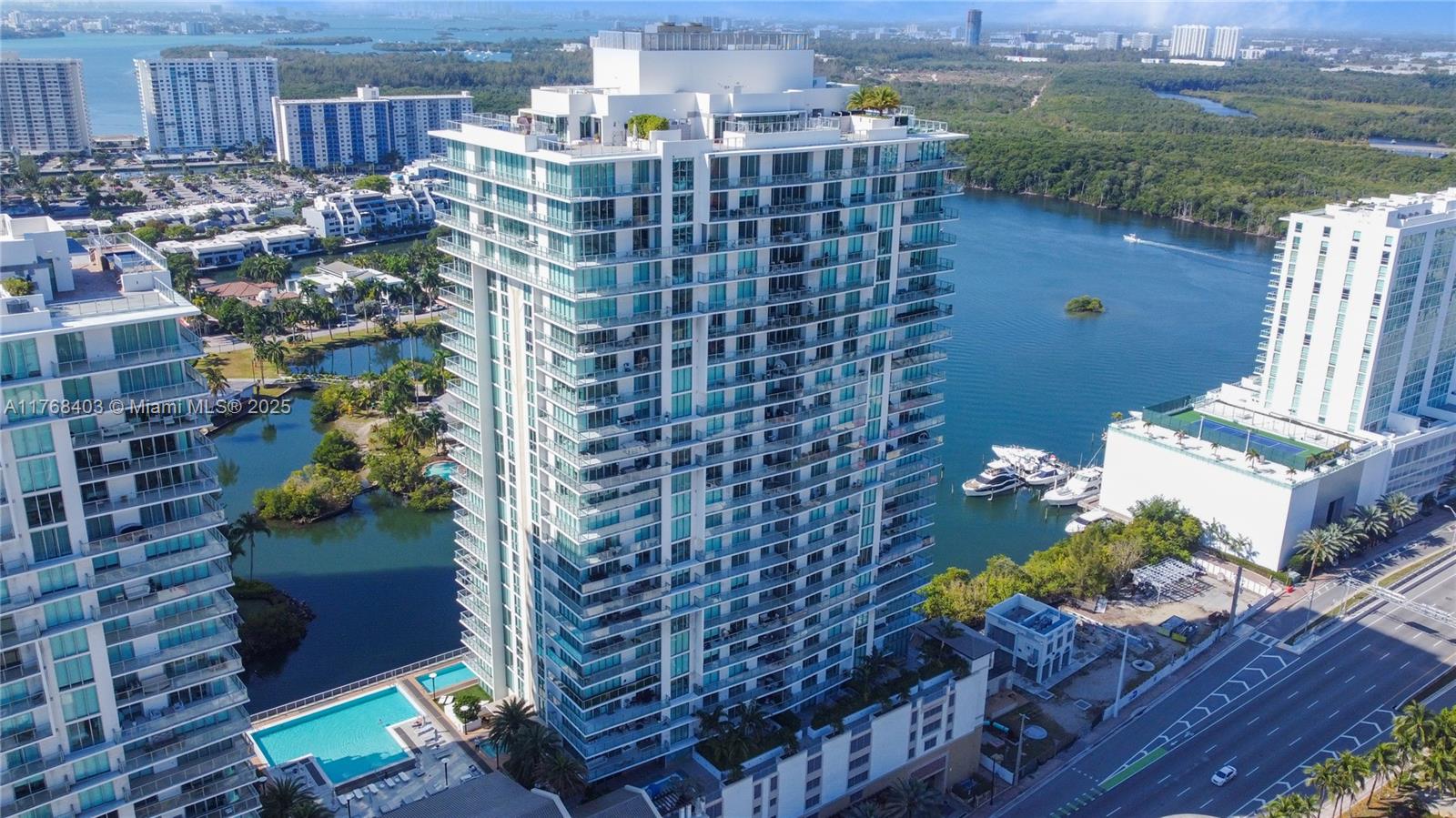 PARQUE TOWERS CONDO - Residential