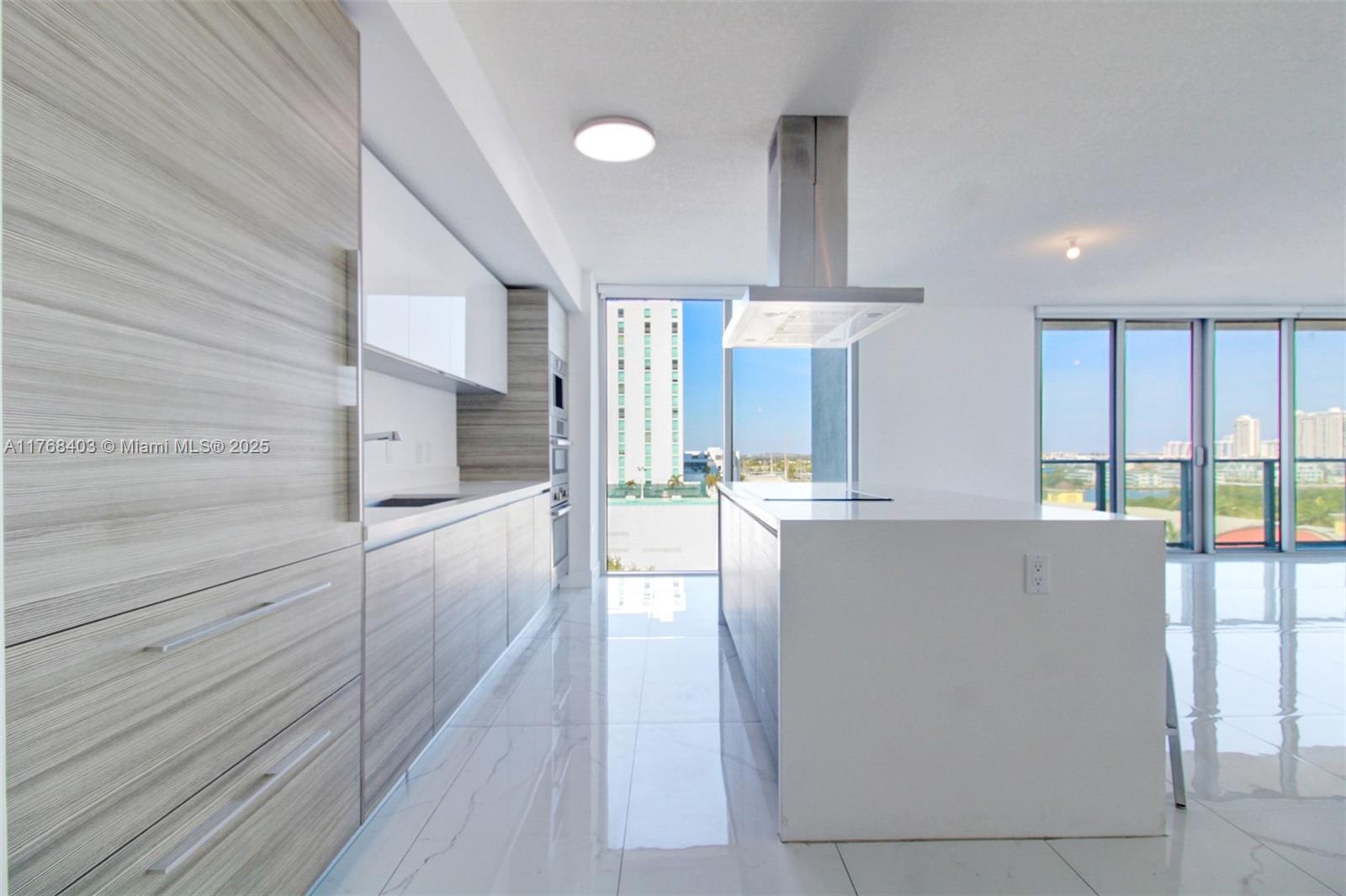 PARQUE TOWERS CONDO - Residential