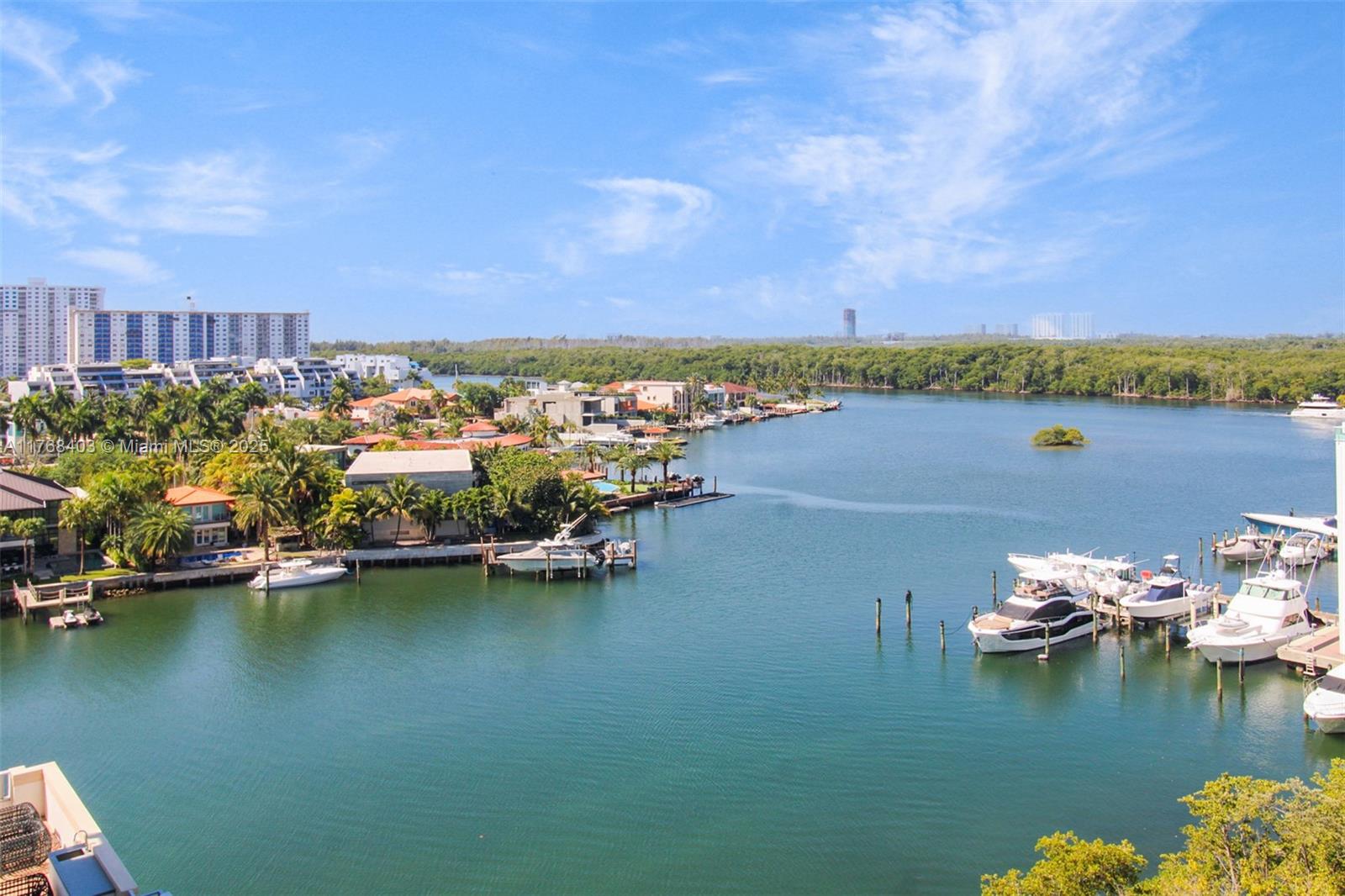 PARQUE TOWERS CONDO - Residential