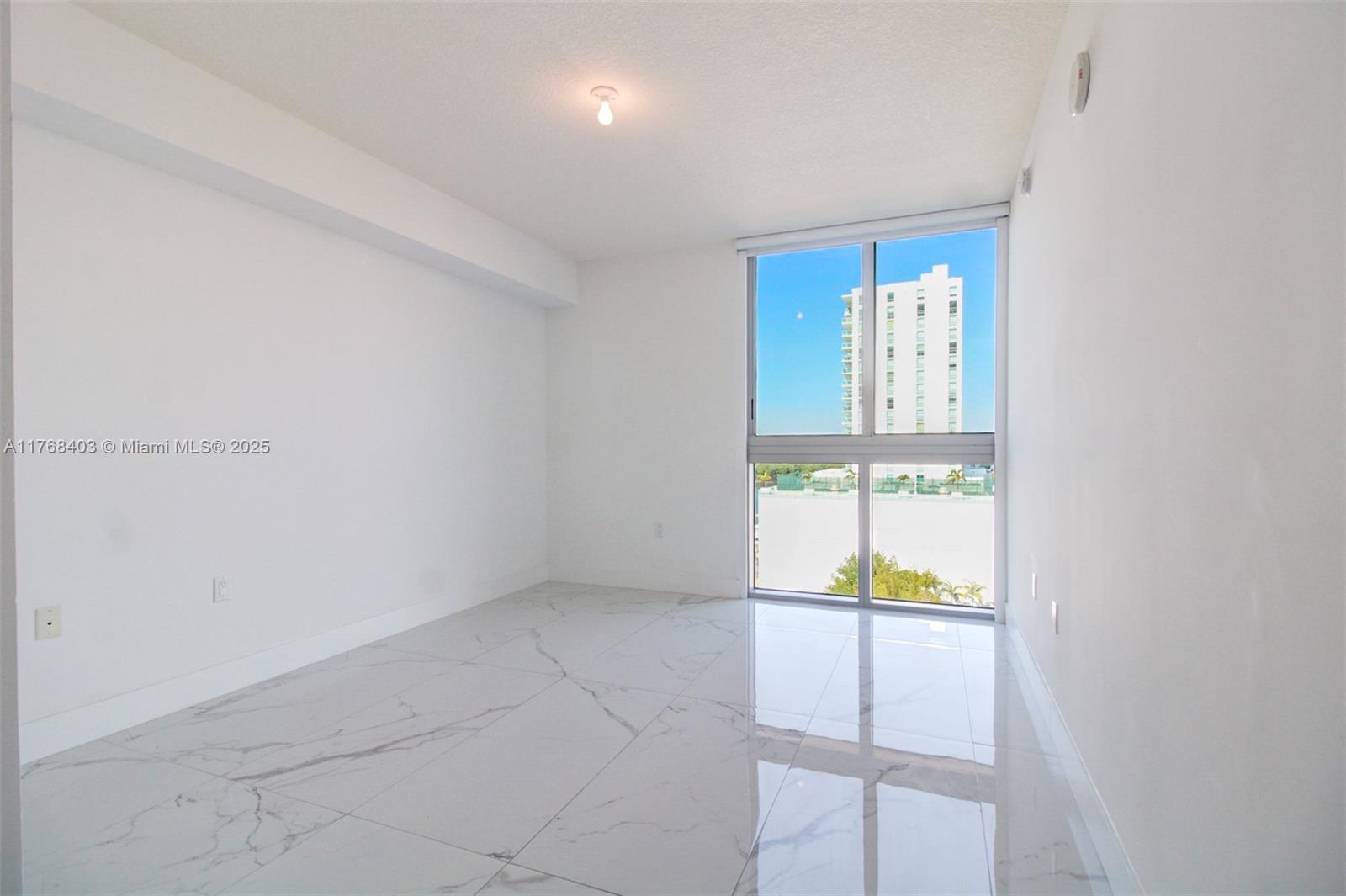 PARQUE TOWERS CONDO - Residential