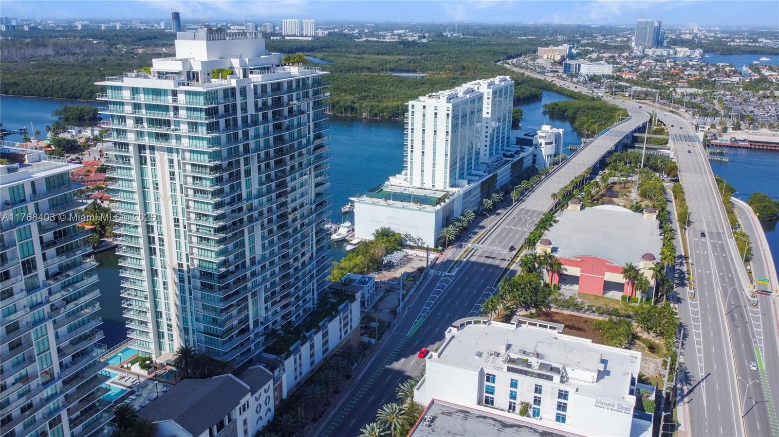 PARQUE TOWERS CONDO - Residential