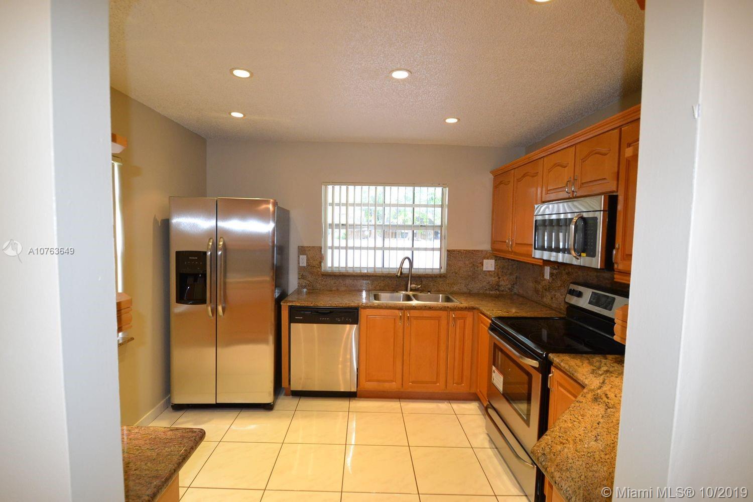 LA JOLLA WEST - Residential Lease