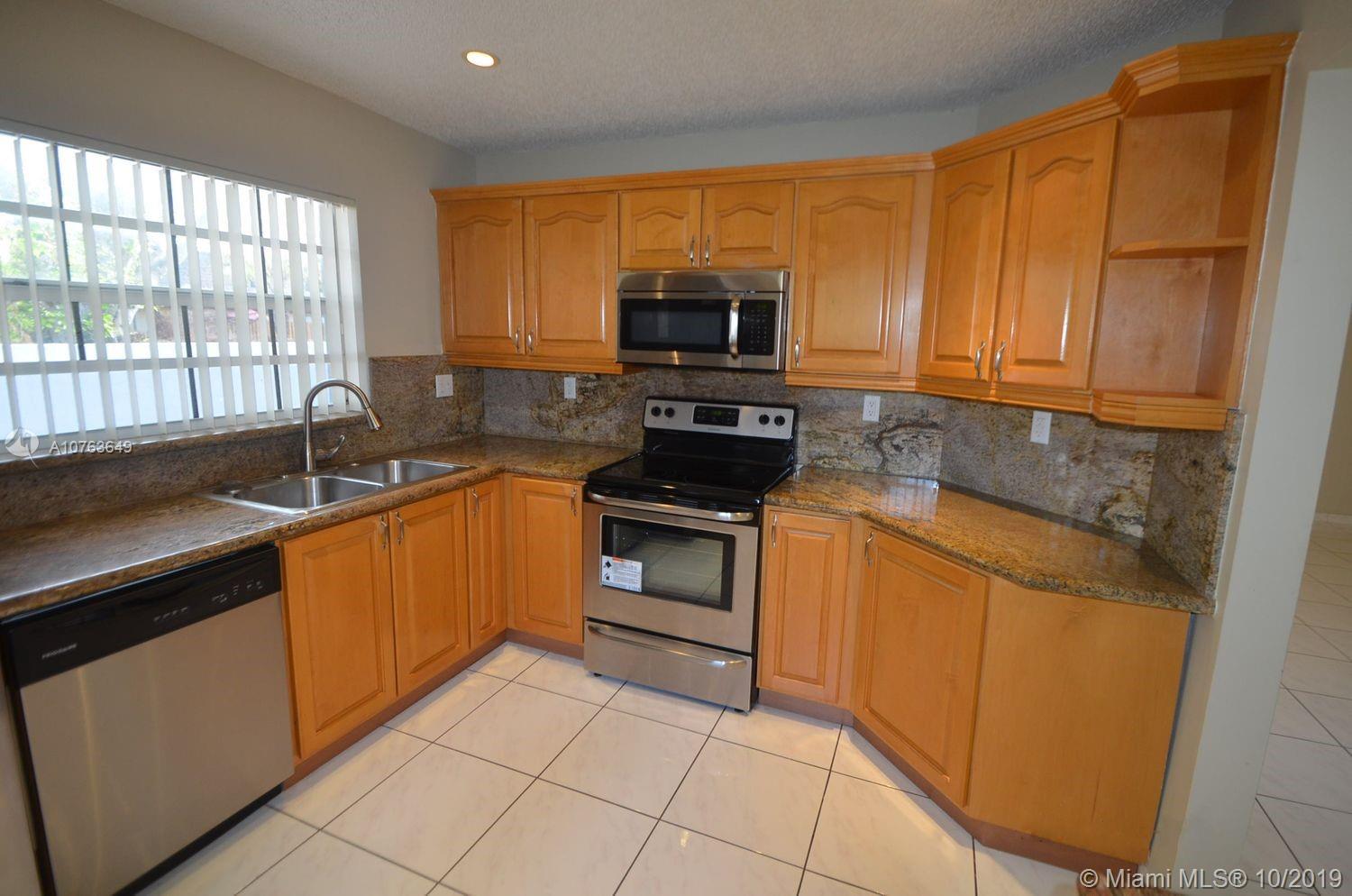 LA JOLLA WEST - Residential Lease