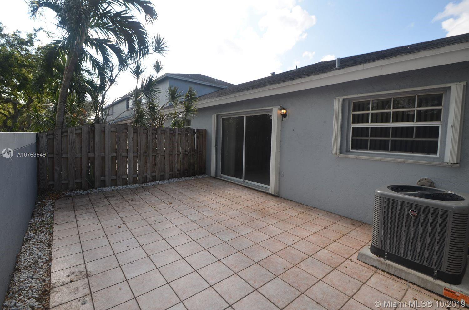 LA JOLLA WEST - Residential Lease