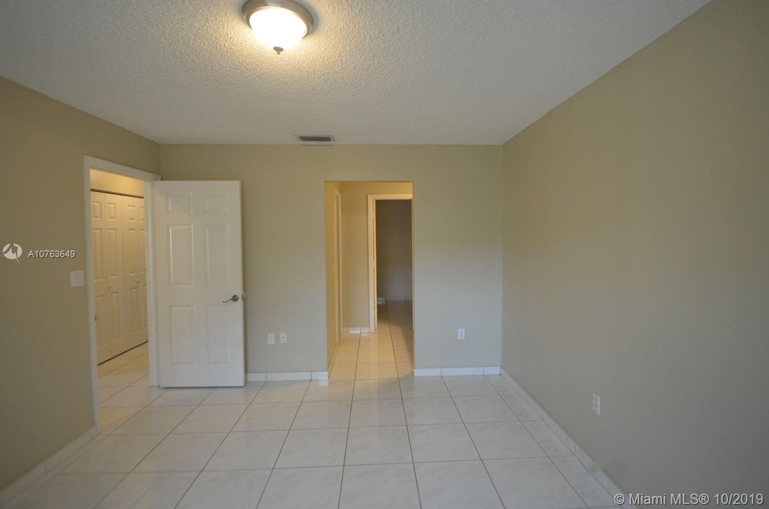 LA JOLLA WEST - Residential Lease