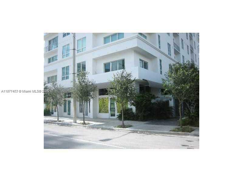 This corner two bedrooms /2 bathrooms offers loft style condo living. The unit comes with a wrap around balcony with views of Downtown and Miami. The open-concept kitchen and living room receive plenty of light. The second bedroom is enclosed. Centrally located in Downtown Miami and within minutes to SoBe, Coconut Grove, Brickell and the airport. Walking distance to Bayside Marketplace, Bayfront park, restaurants and shops.
