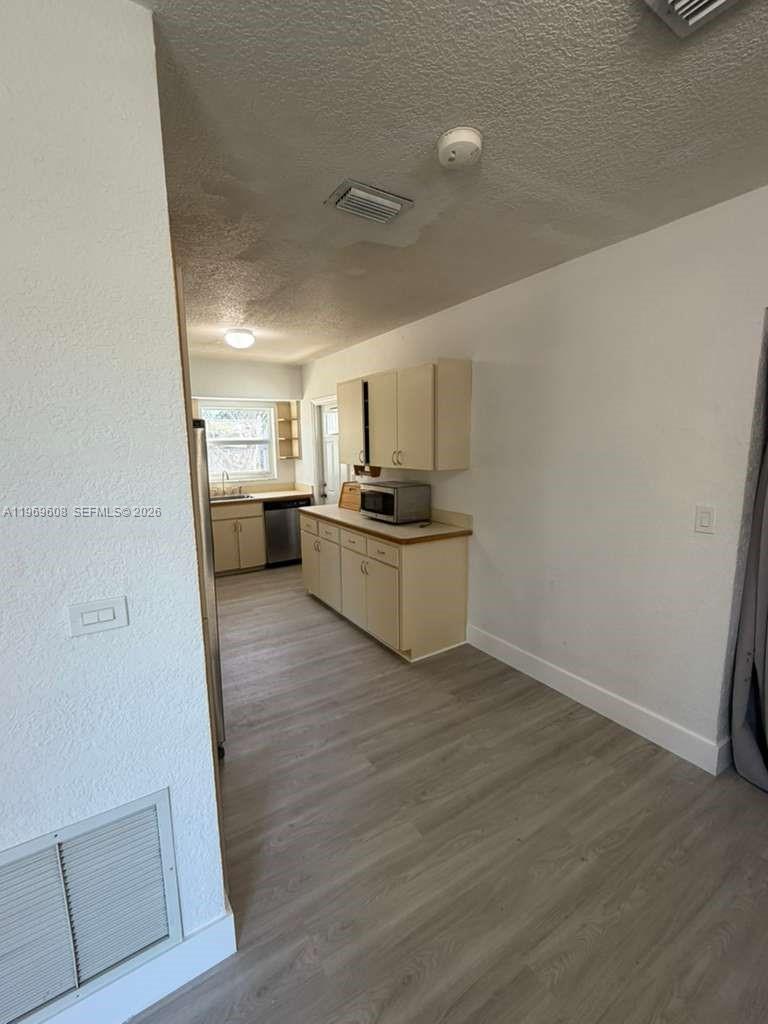 CUTLER RIDGE SEC 4 - Residential Lease