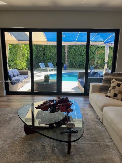 HILLSBORO SHORES SEC - Residential