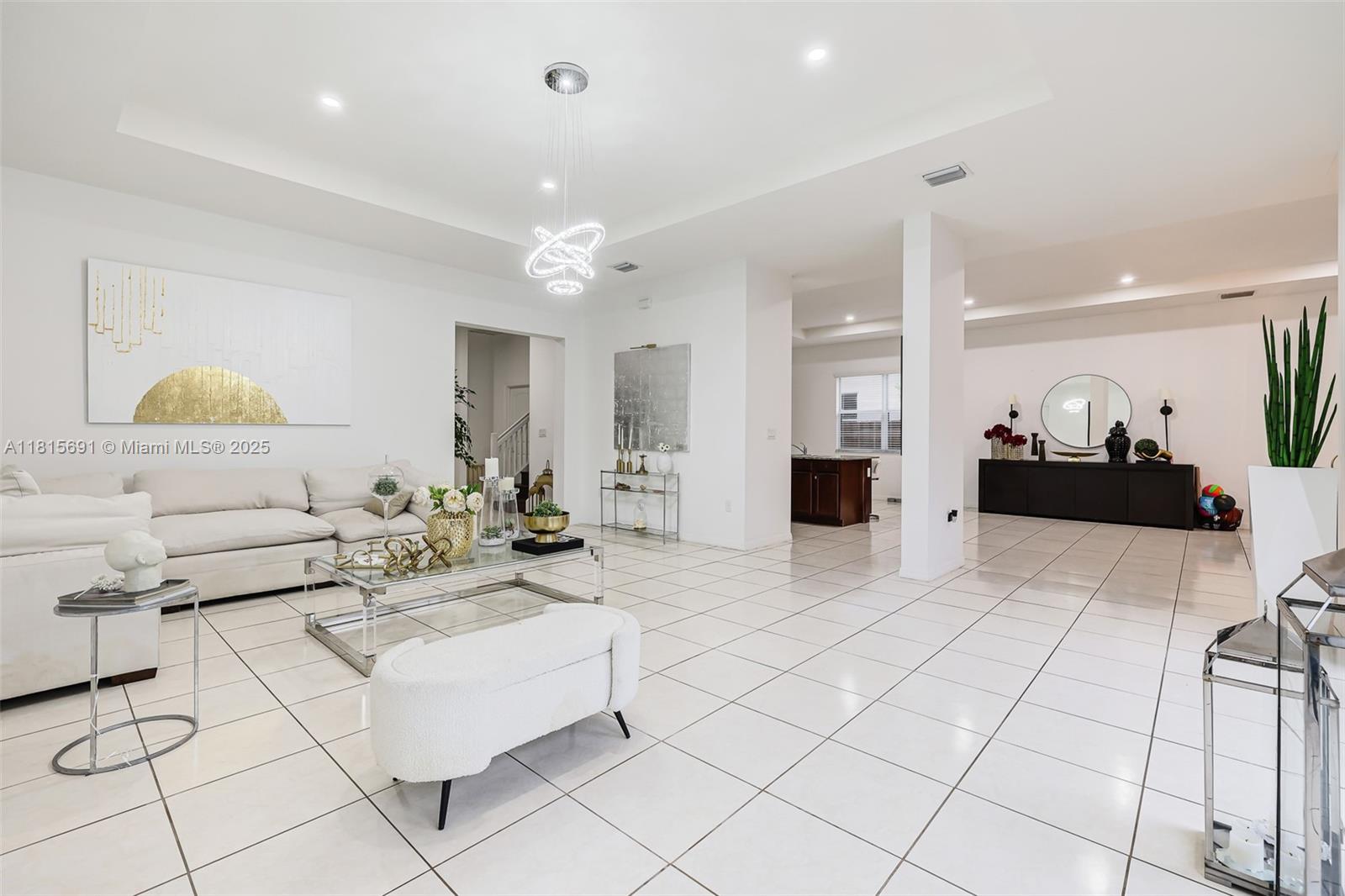 VENETIAN PARC - Residential