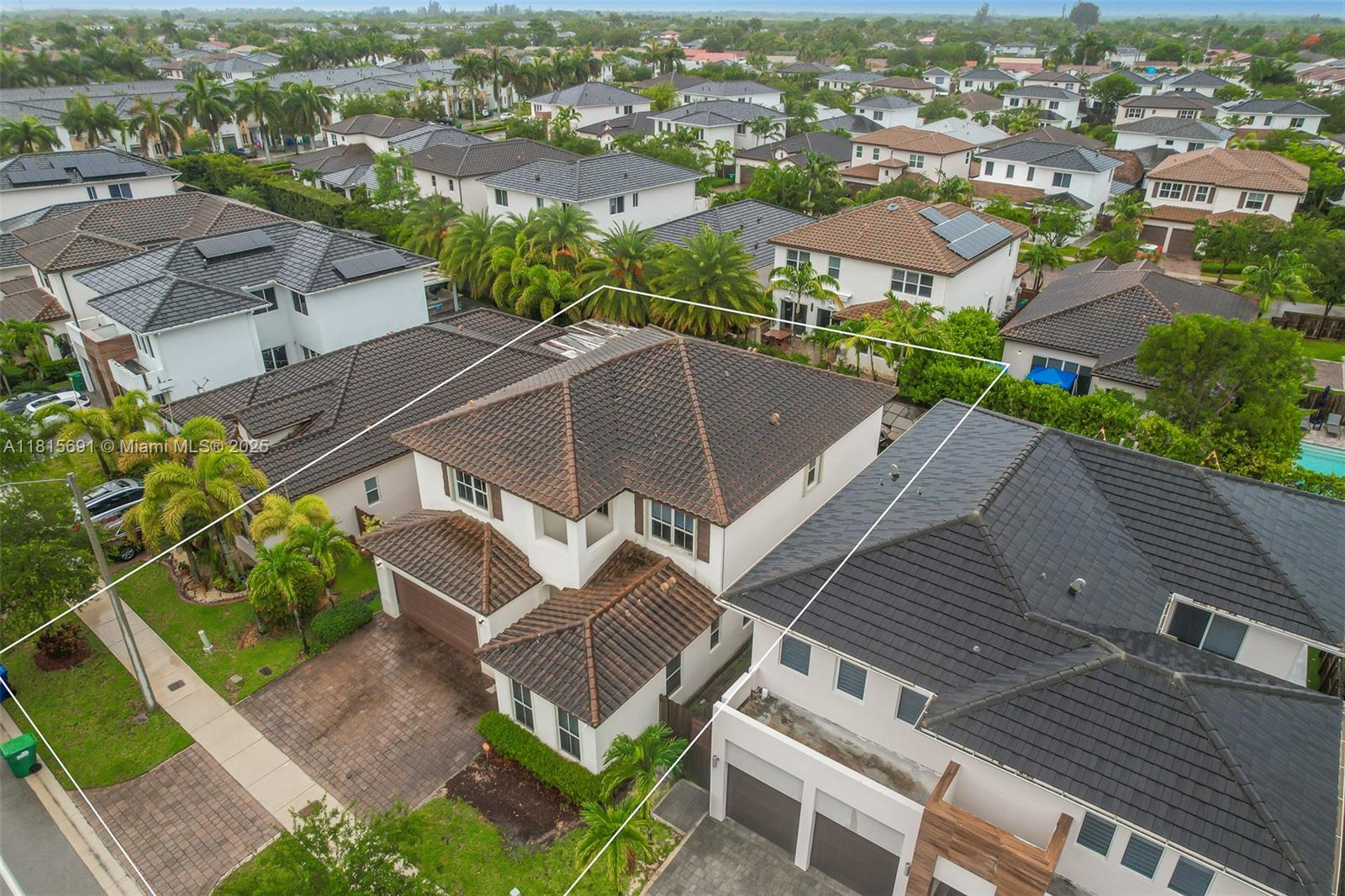 VENETIAN PARC - Residential