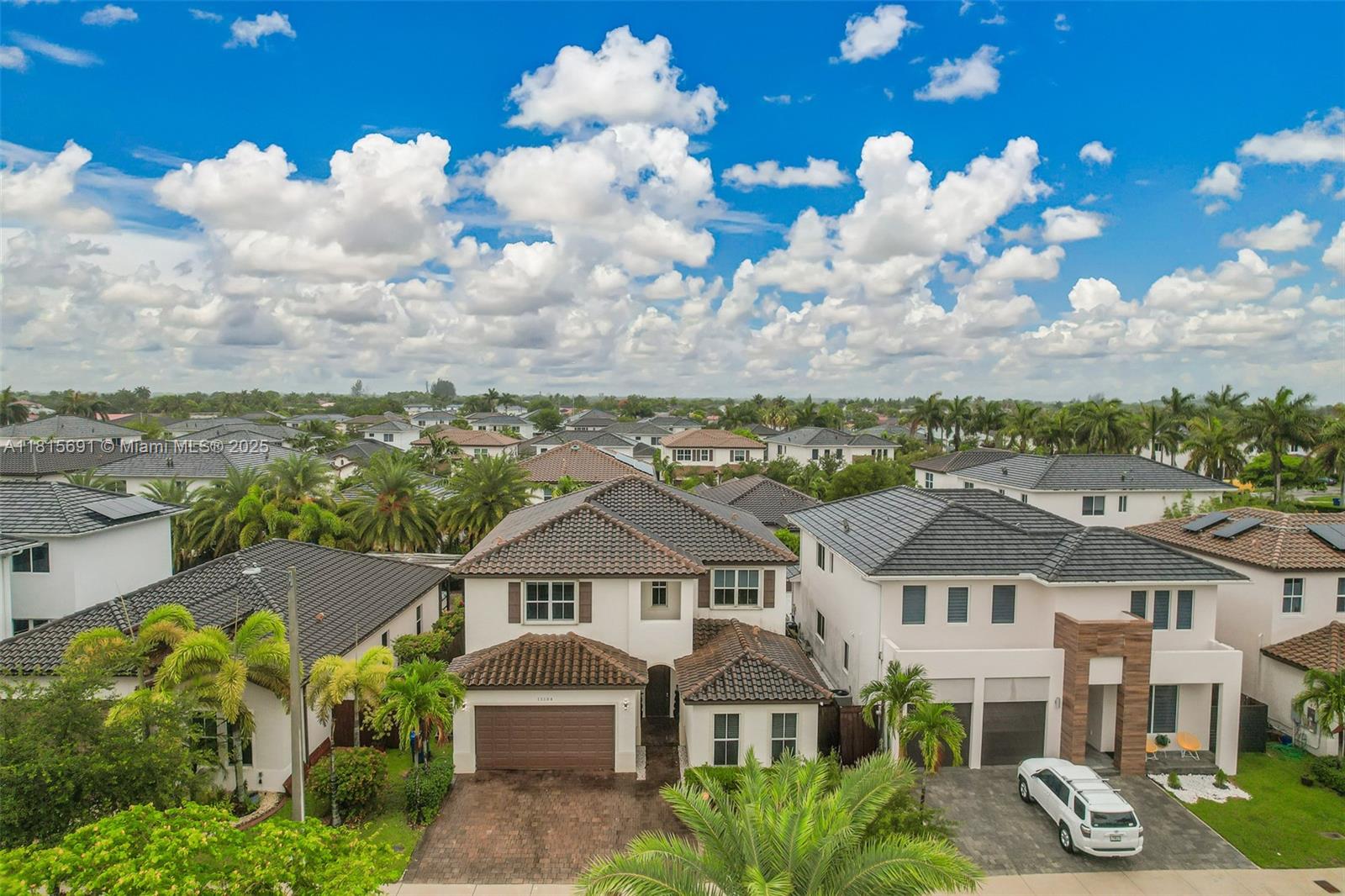 VENETIAN PARC - Residential