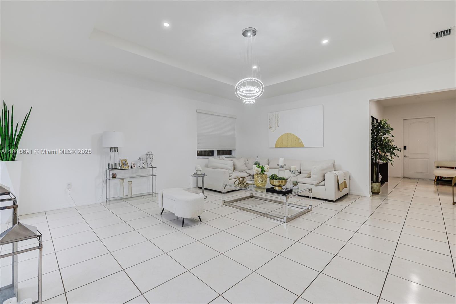 VENETIAN PARC - Residential