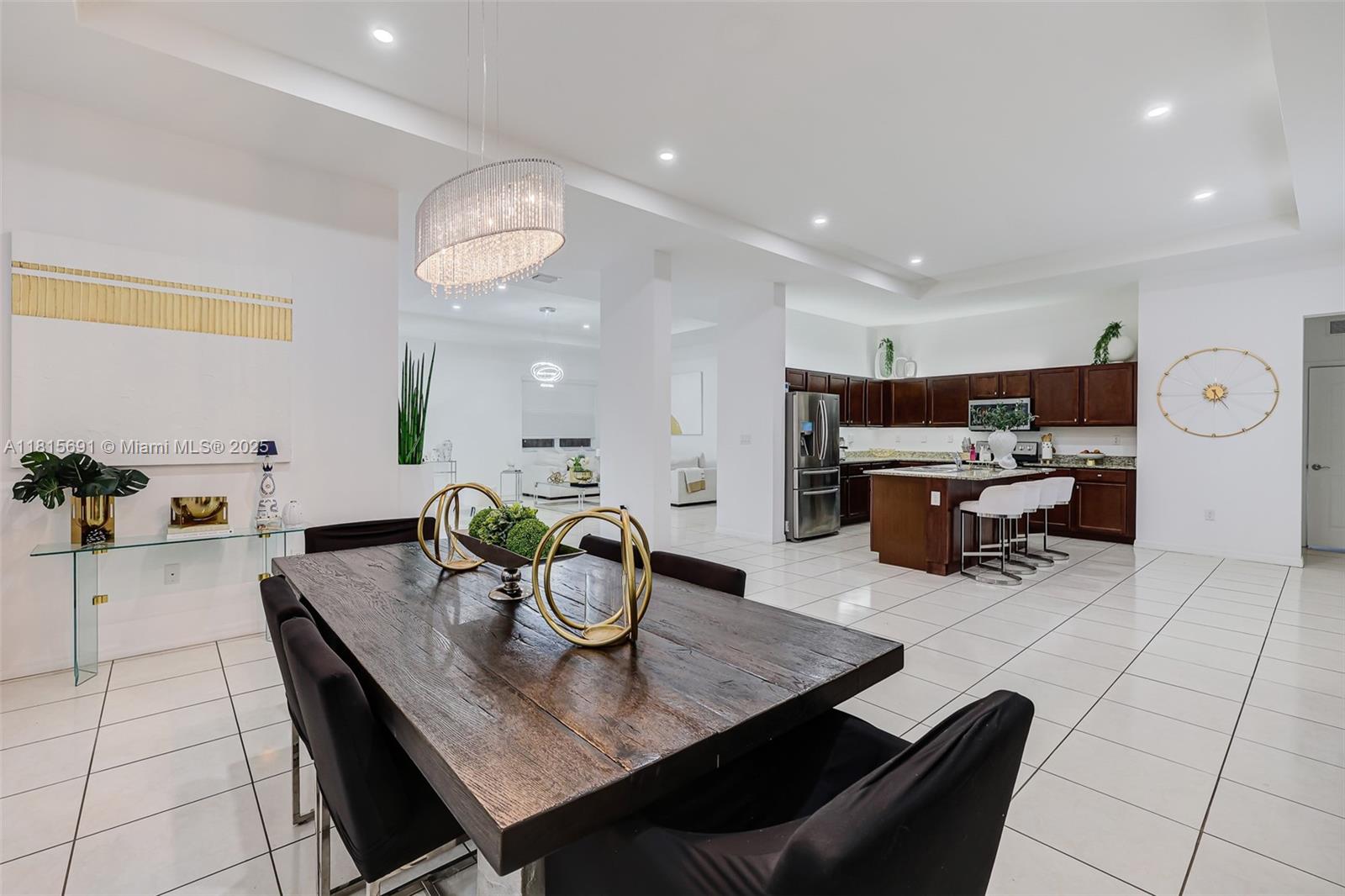 VENETIAN PARC - Residential