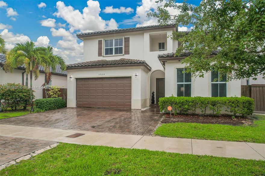 Welcome to this stunning 5-bedroom, 4,038 sq ft residence in the highly desirable community of Venetian Parc. This rare model features a private in-law quarters with separate entrance. All rooms boast walk in closets! Enjoy expansive living spaces and a large backyard ideal for entertaining. Don’t miss your chance to own this rare gem! Seller concessions are negotiable.