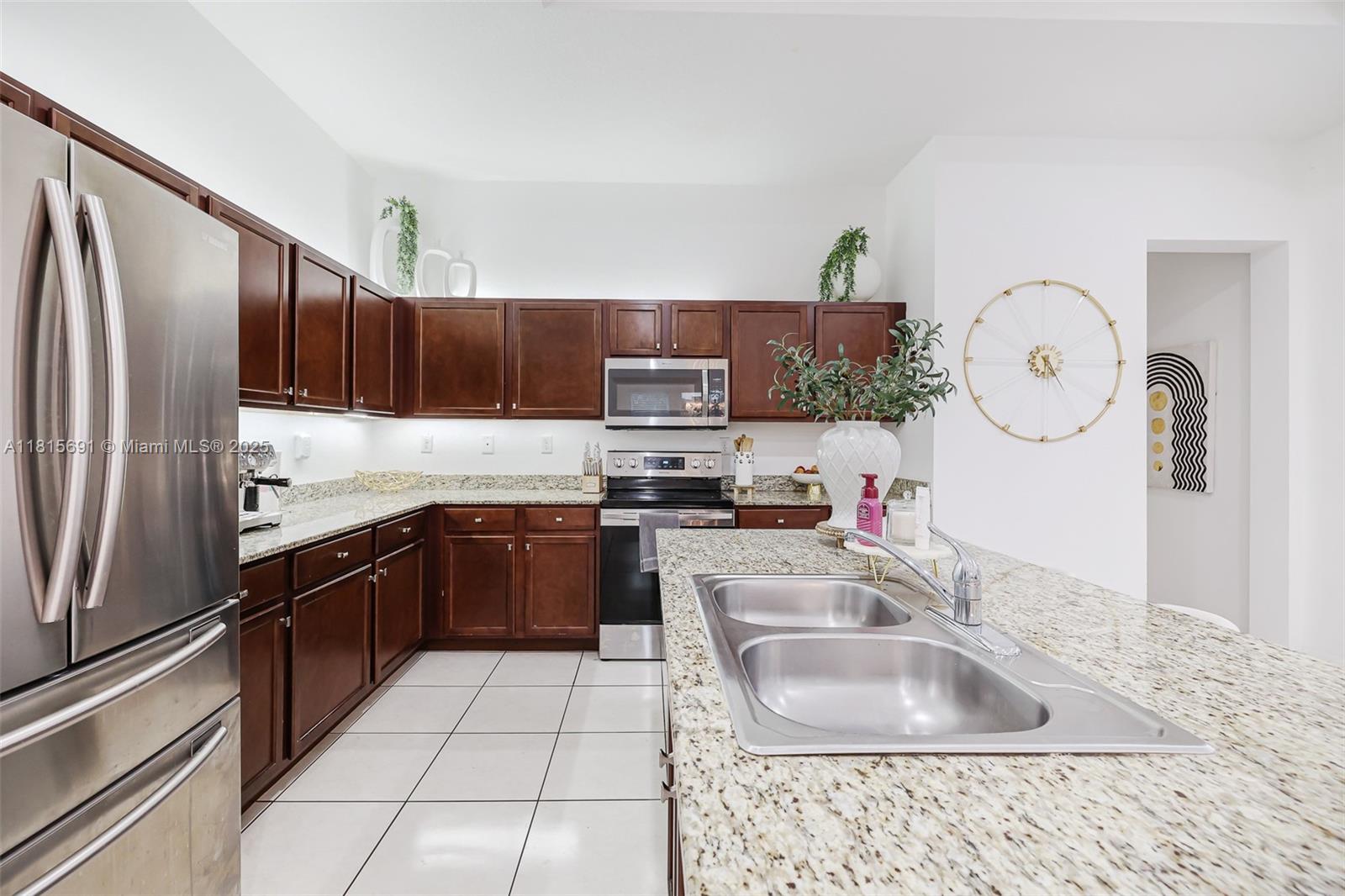 VENETIAN PARC - Residential