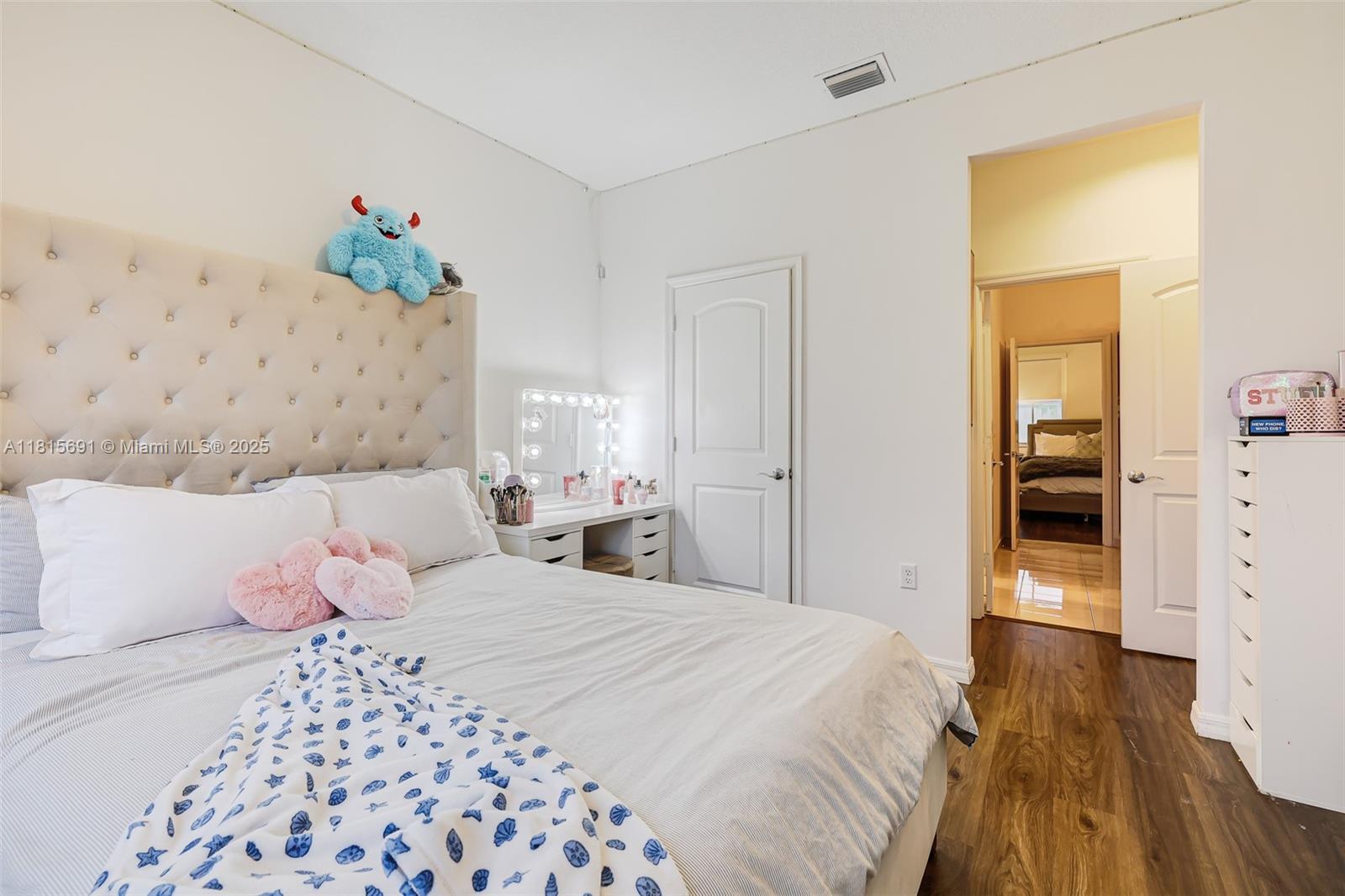 VENETIAN PARC - Residential