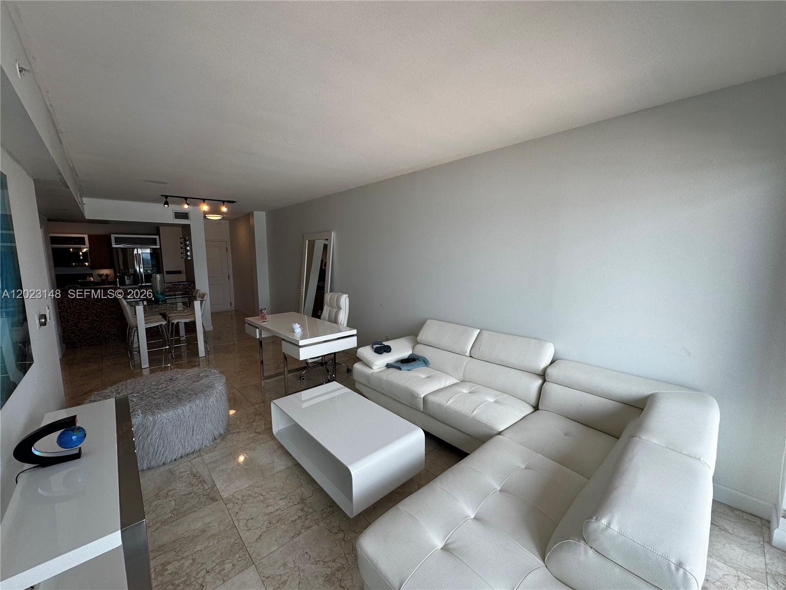TOSCANO CONDO - Residential